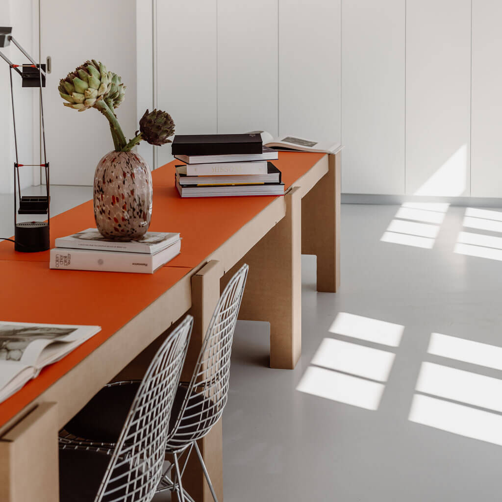 RIAB GRID table triple in natural cardboard with orange pad