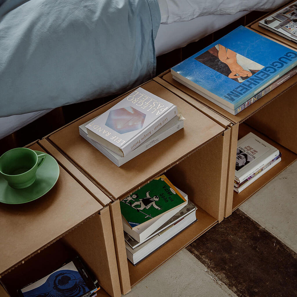 ROOM IN A BOX modular shelving system shelf 1x4 in bedroom