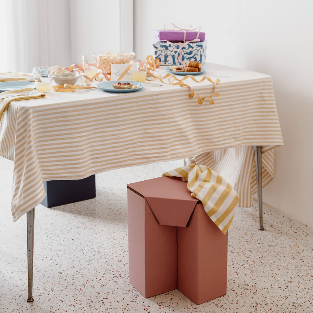 RIAB cardboard stool nightstand in pink